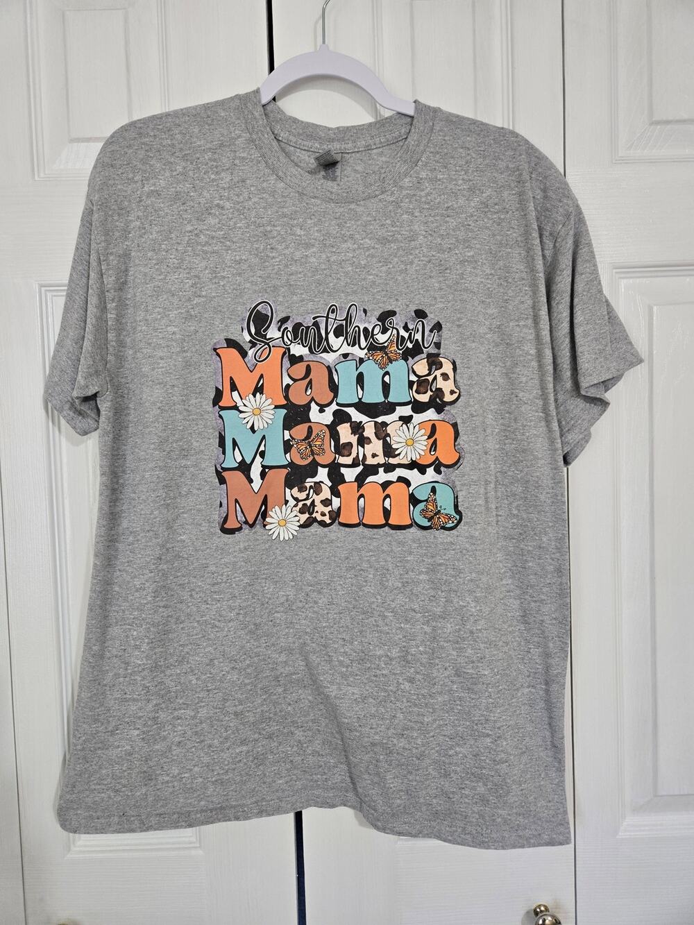 Gildan large women's gray "southern mama" printed tee